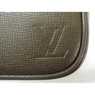 Louis Vuitton M32469